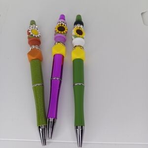 Handmade Floral Colorful Silicone Beaded Pens Set NWT